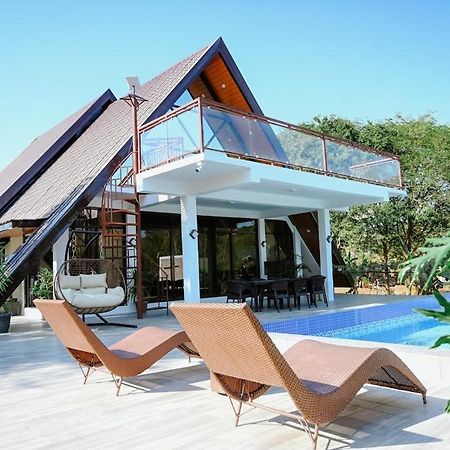 Redwood Cabin Bolinao 外观 照片