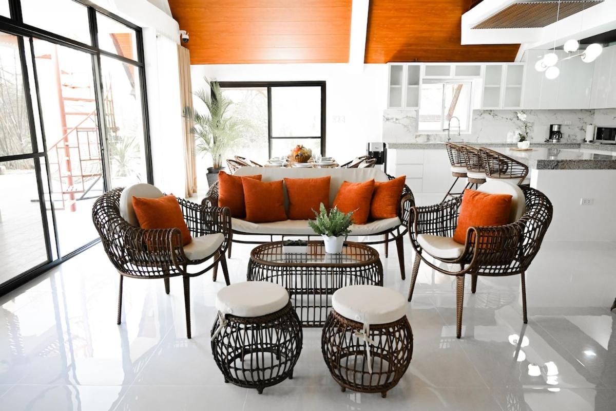 Redwood Cabin Bolinao 外观 照片
