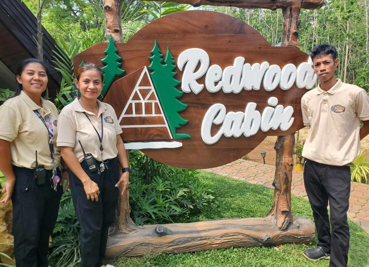 Redwood Cabin Bolinao 外观 照片